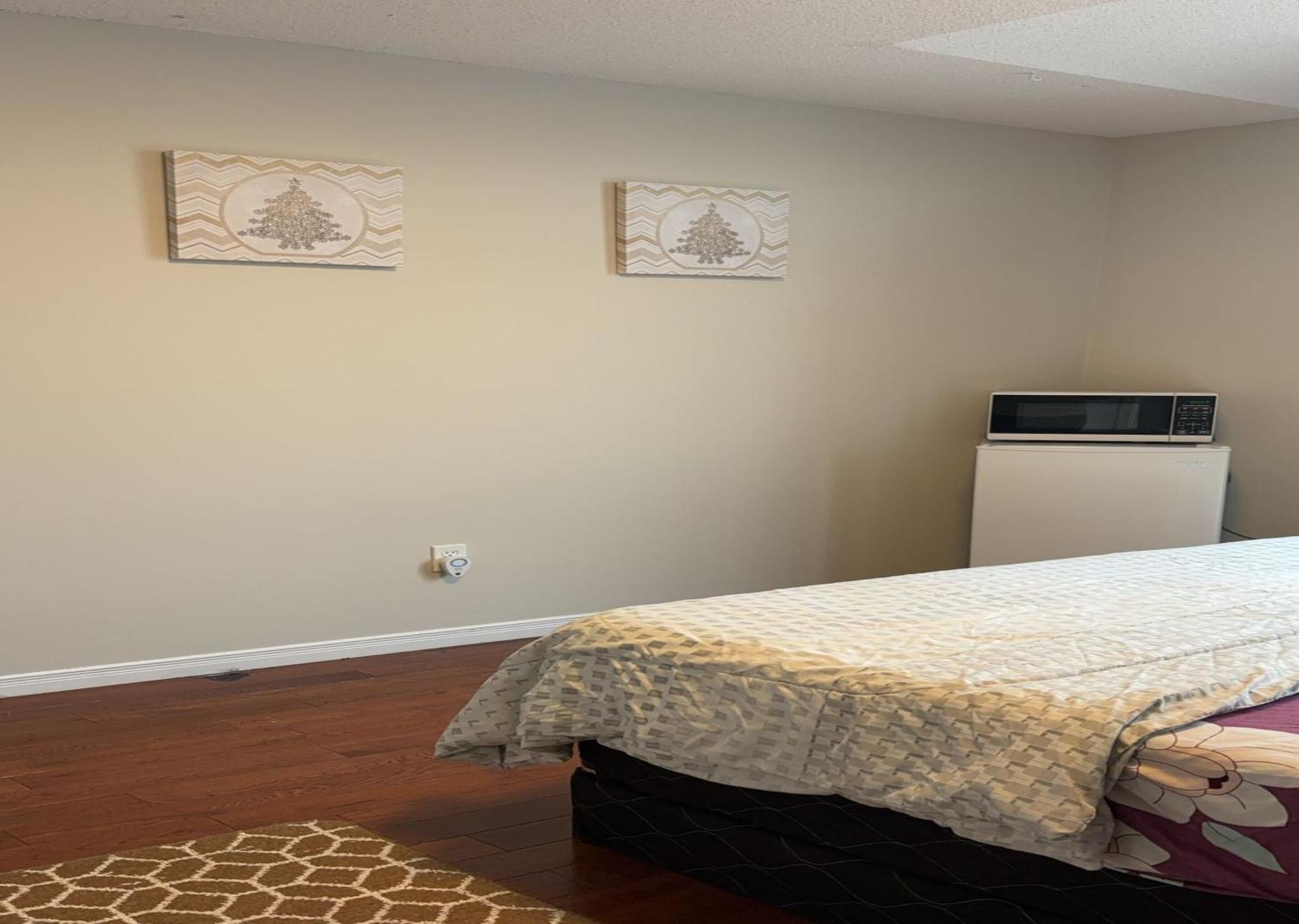 Bright Queen Room Close To Sheridan College And Airport Brampton Kültér fotó