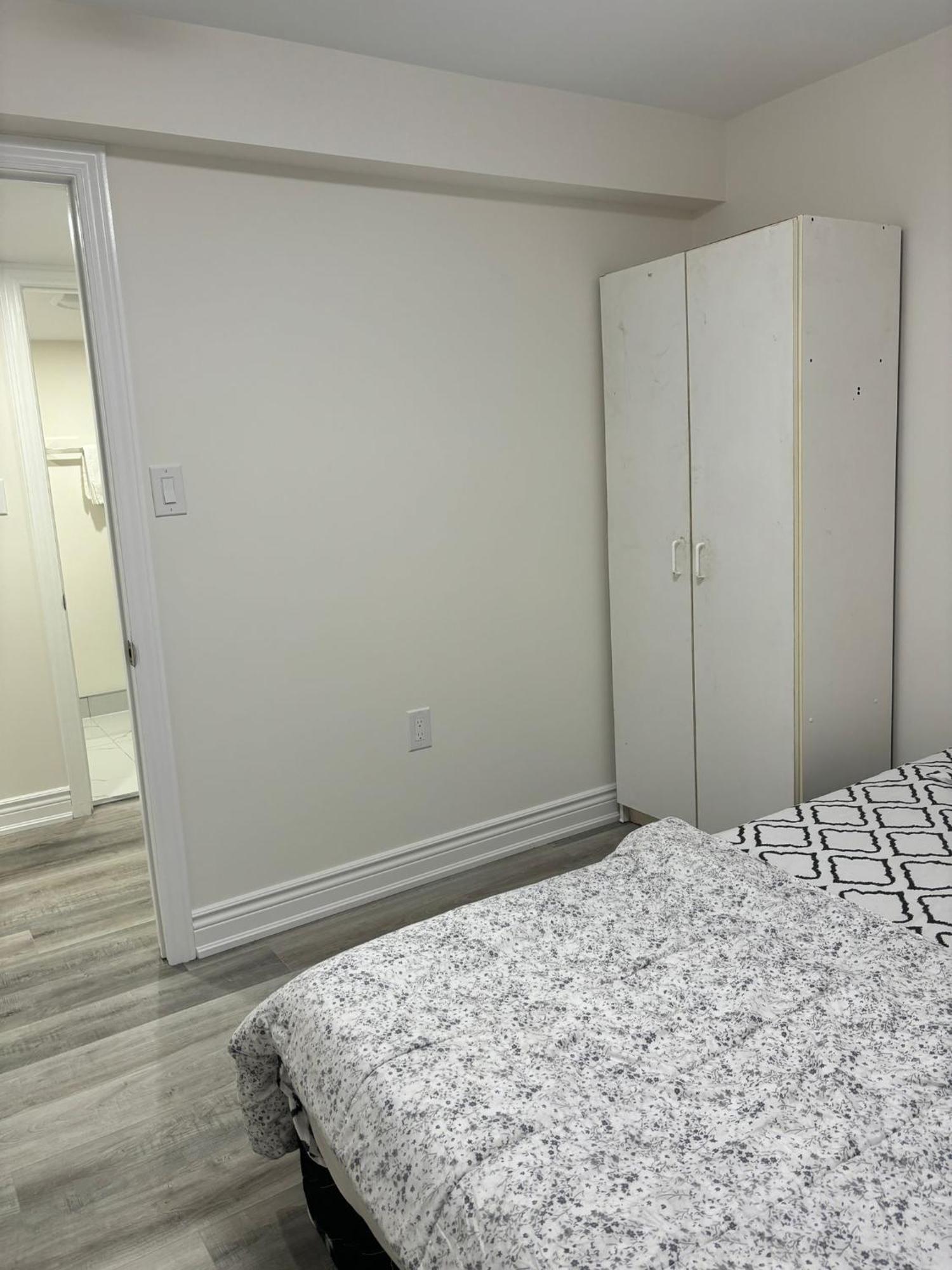 Bright Queen Room Close To Sheridan College And Airport Brampton Kültér fotó